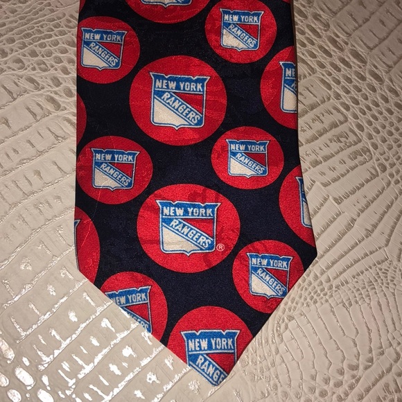New York Rangers Tie - Picture 2 of 5